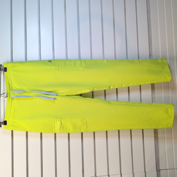 FIGS Citron Scrub Set - Yola and Catarina XS - Picture 6 of 11